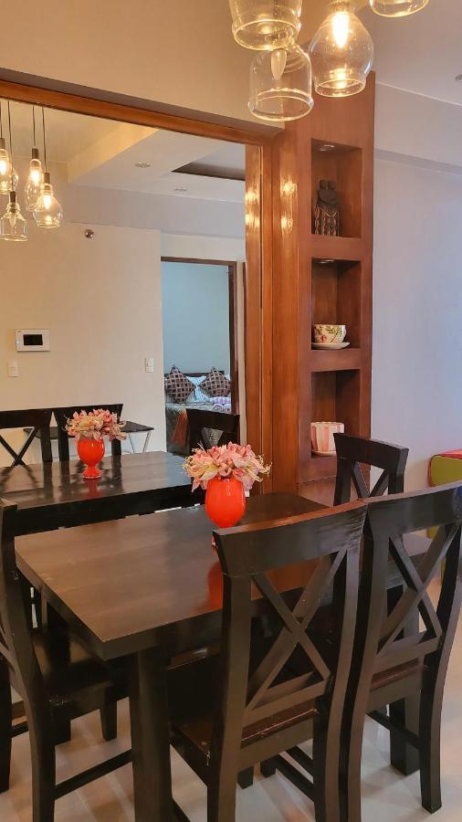 One Palm Tree Villas Condominium - Studio 10O With Balcony - Across Terminal 3 Airport Manila Exterior foto